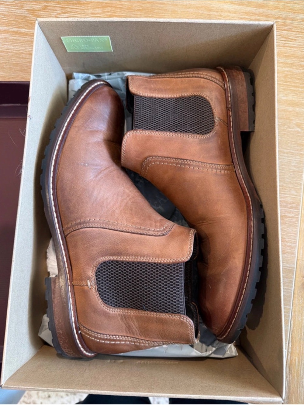 Men's Johnston & Murphy Chelsea Boots in Brown Leather